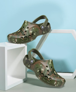 CROCS Baya Men Clogs